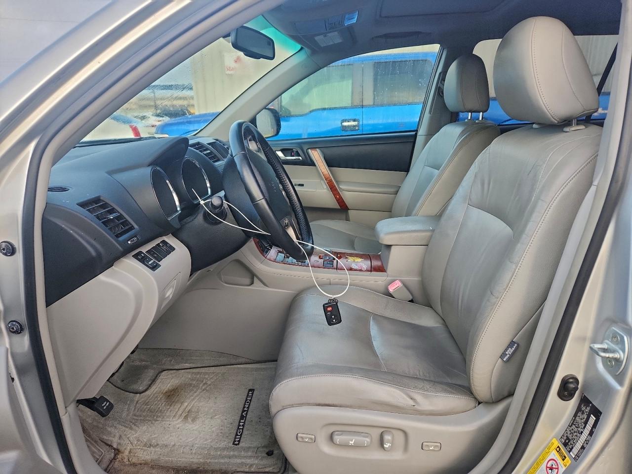 2010 TOYOTA HIGHLANDER LIMITED photo 7