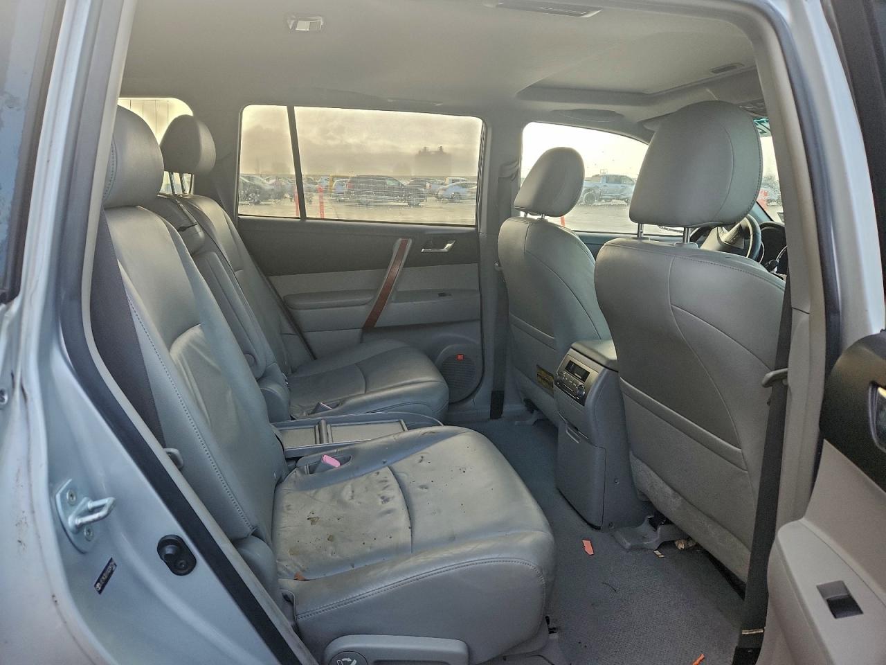 2010 TOYOTA HIGHLANDER LIMITED photo 11
