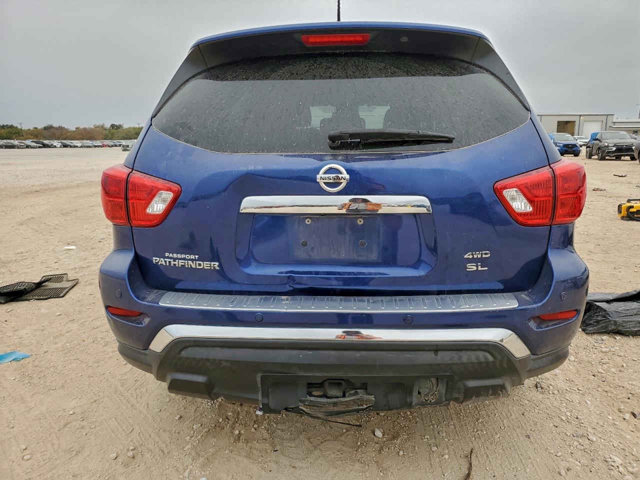 2017 NISSAN PATHFINDER S photo 6