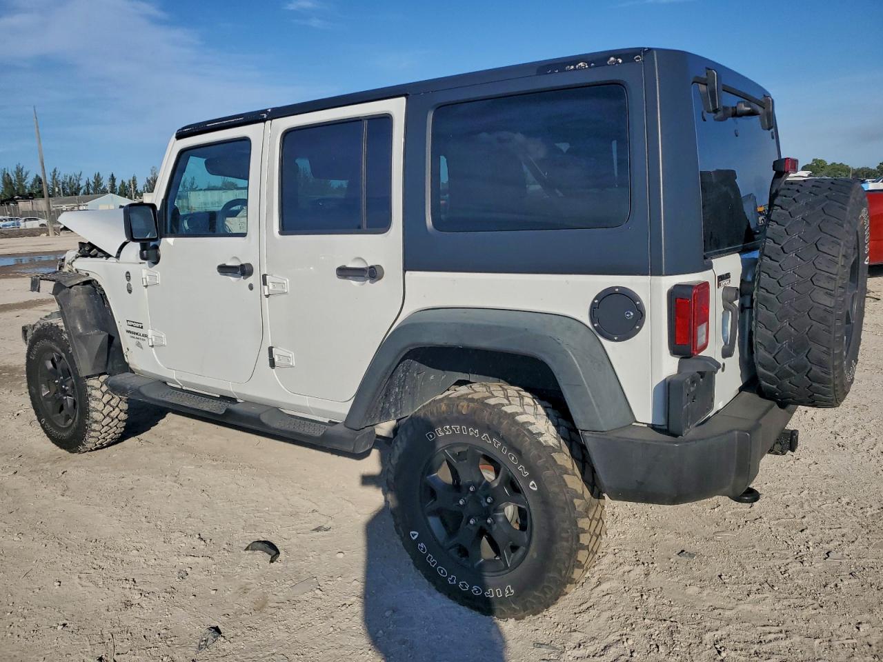 2013 JEEP WRANGLER UNLIMITED SPORT photo 2