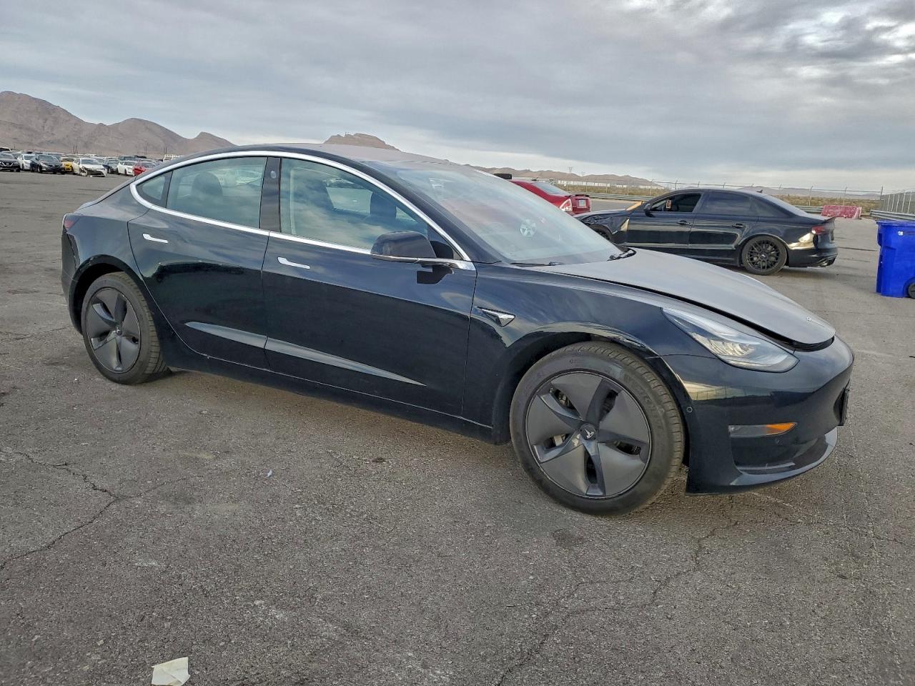 2018 TESLA MODEL 3 photo 4
