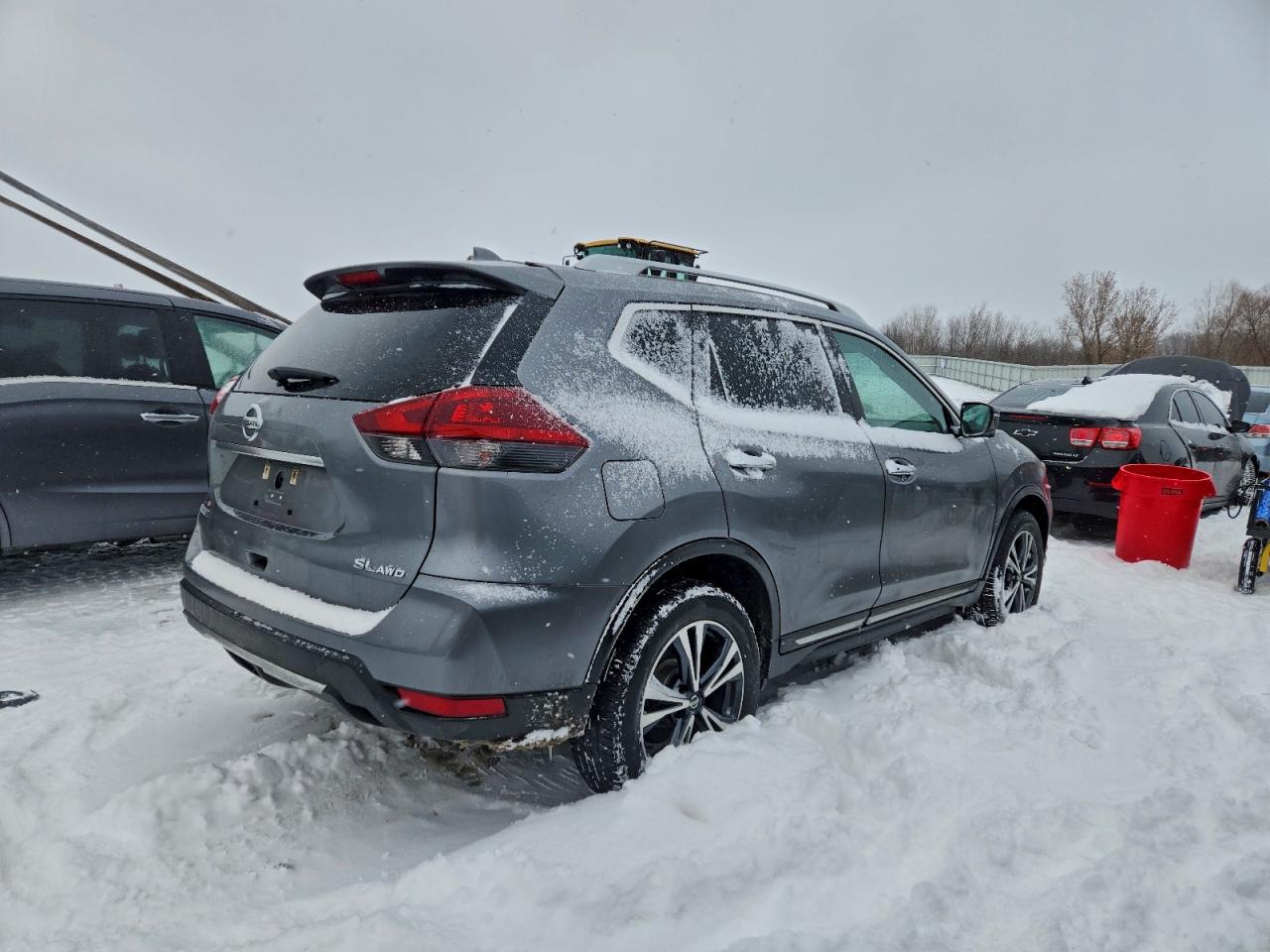 2018 NISSAN ROGUE S photo 3