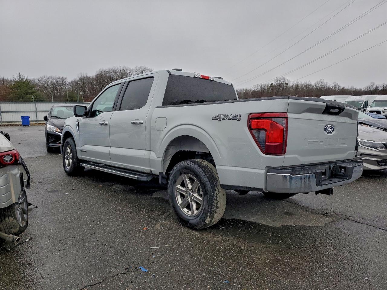2024 FORD F150 XLT photo 2