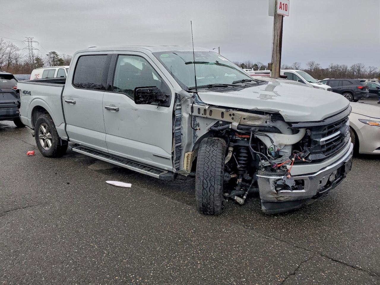 2024 FORD F150 XLT photo 4