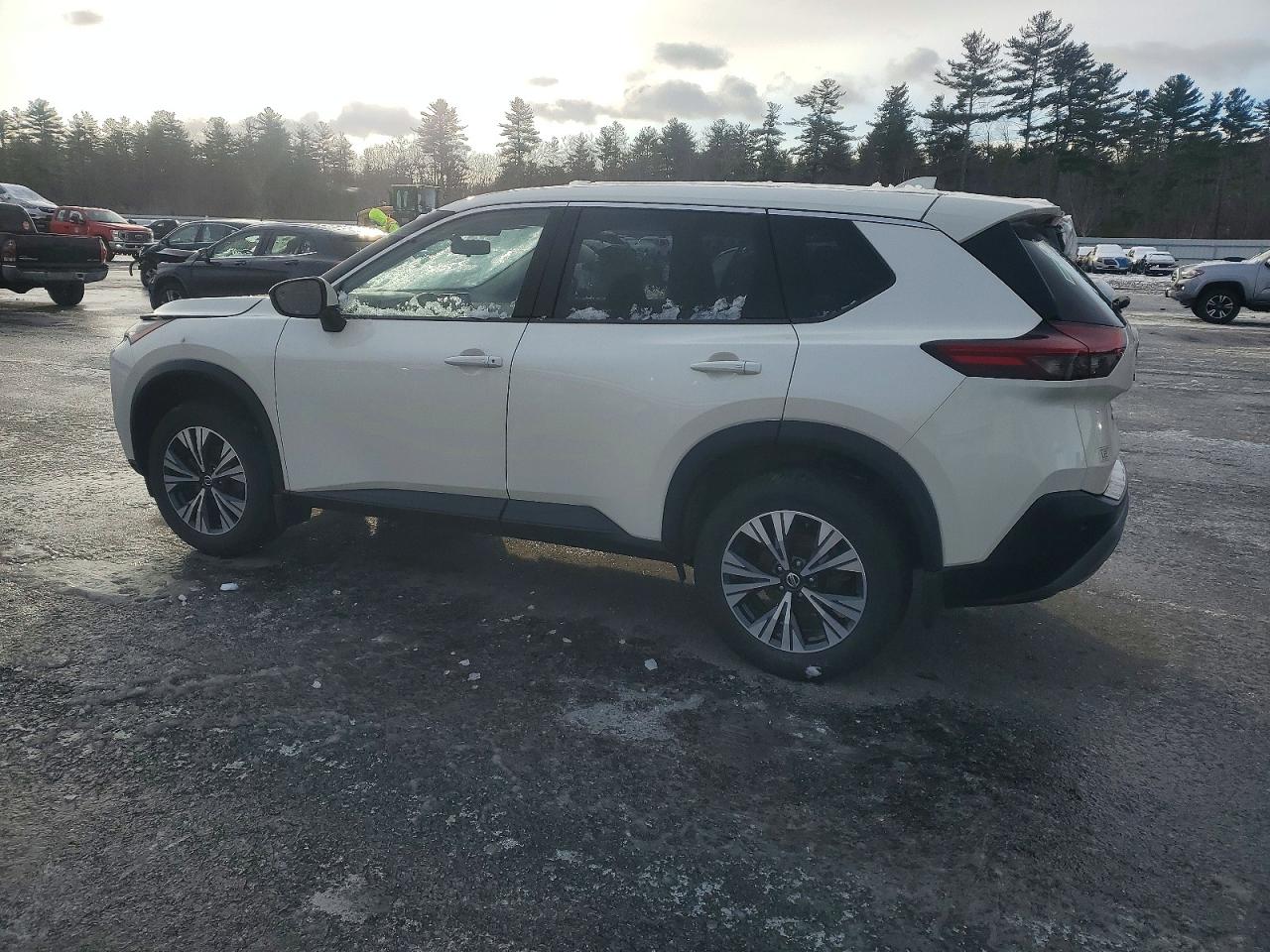 2021 NISSAN ROGUE SV photo 4