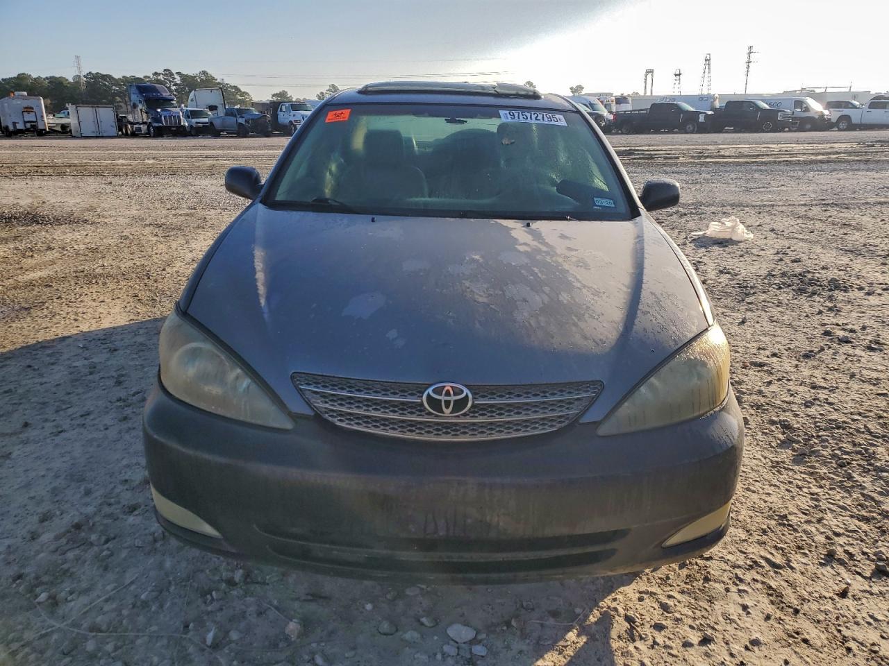 2003 TOYOTA CAMRY LE photo 5