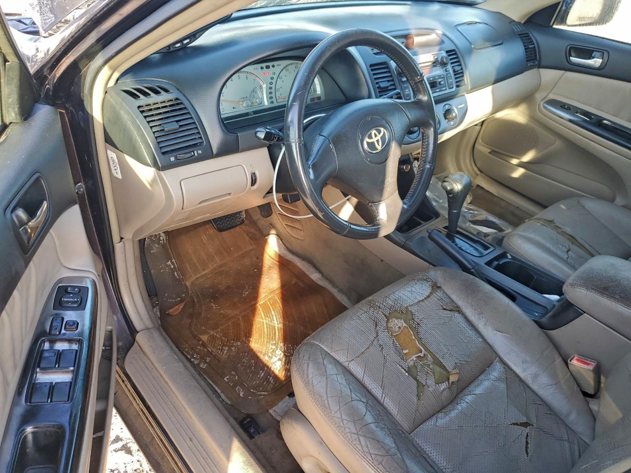 2003 TOYOTA CAMRY LE photo 8