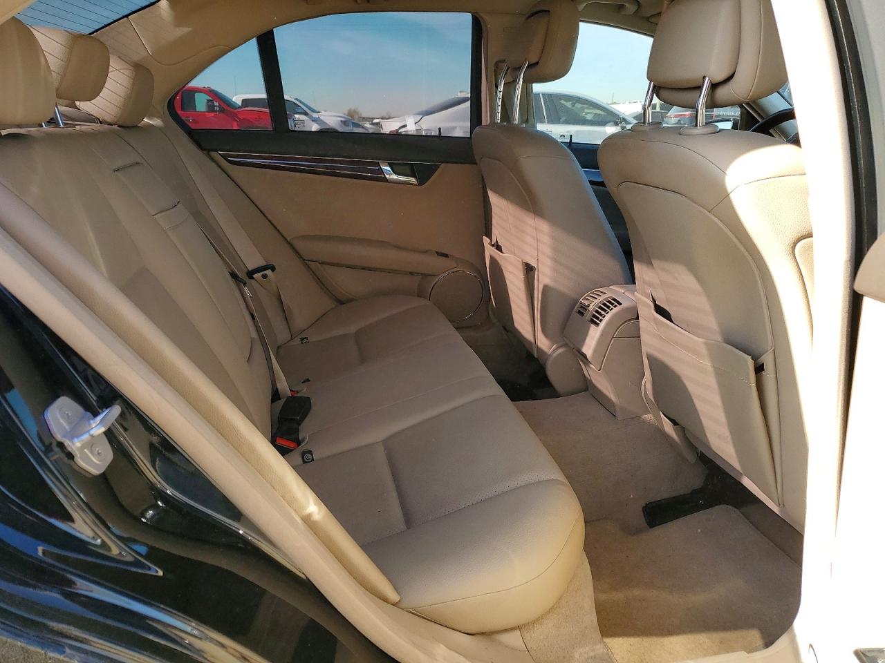 2010 MERCEDES-BENZ C 300 photo 10
