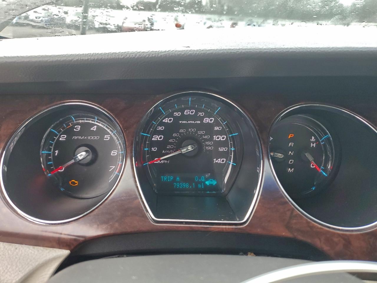 2011 FORD TAURUS SEL photo 9