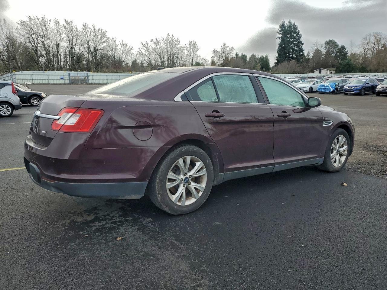 2011 FORD TAURUS SEL photo 3