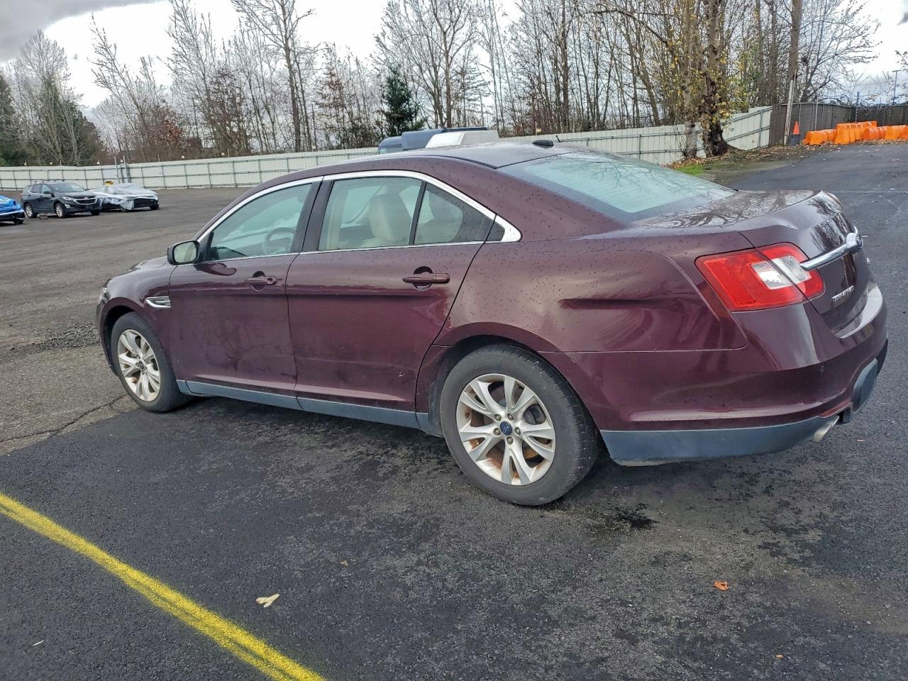 2011 FORD TAURUS SEL photo 2