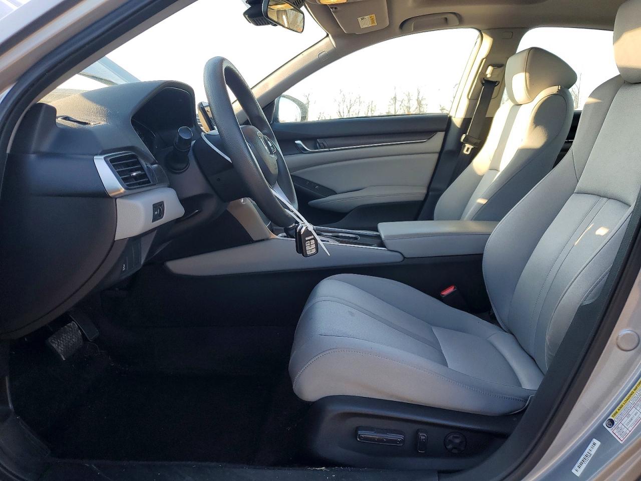 2018 HONDA ACCORD EX photo 7