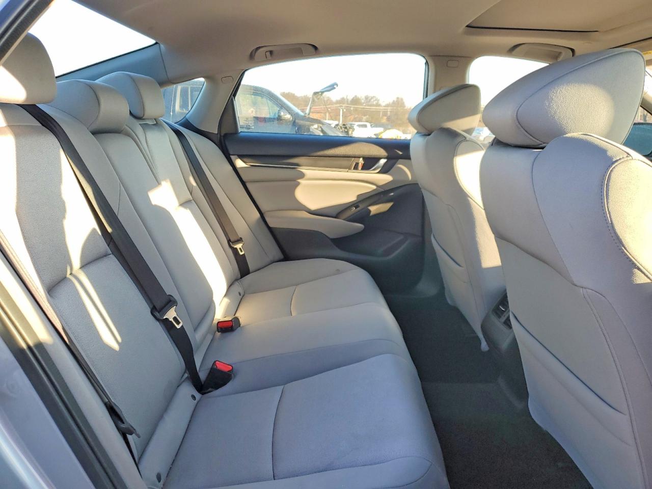 2018 HONDA ACCORD EX photo 10