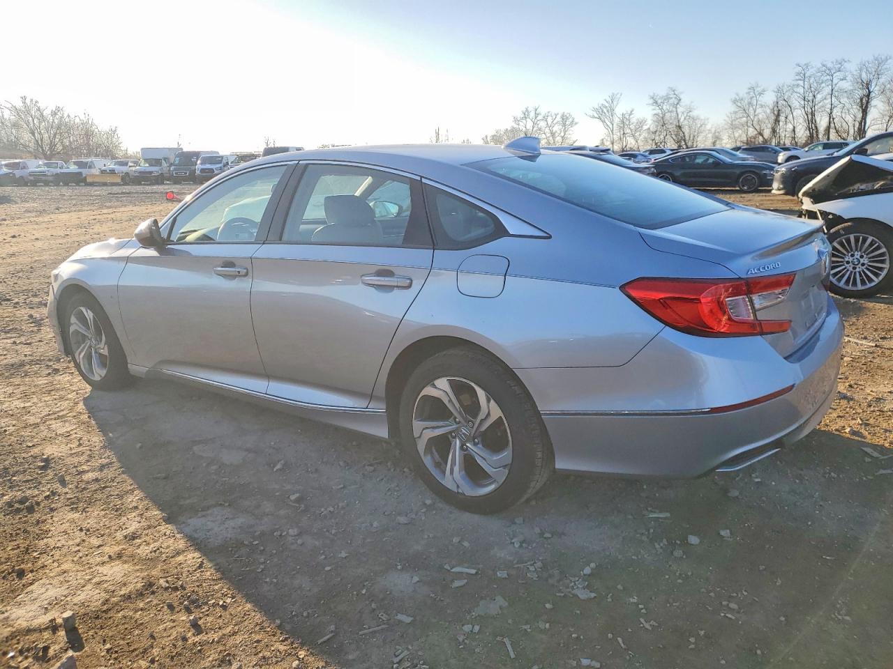 2018 HONDA ACCORD EX photo 2