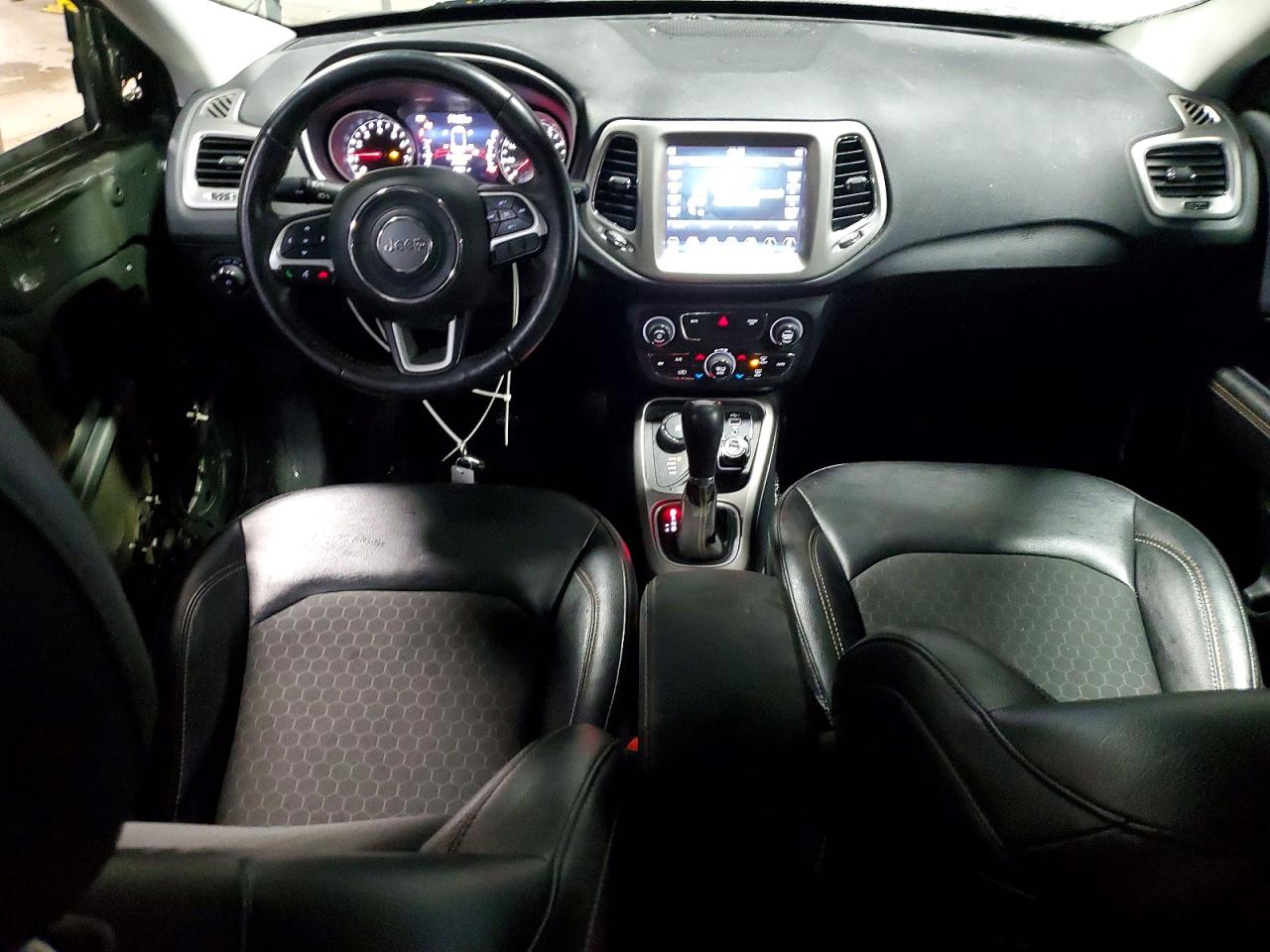2019 JEEP COMPASS LATITUDE photo 8