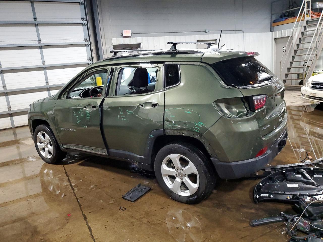 2019 JEEP COMPASS LATITUDE photo 2