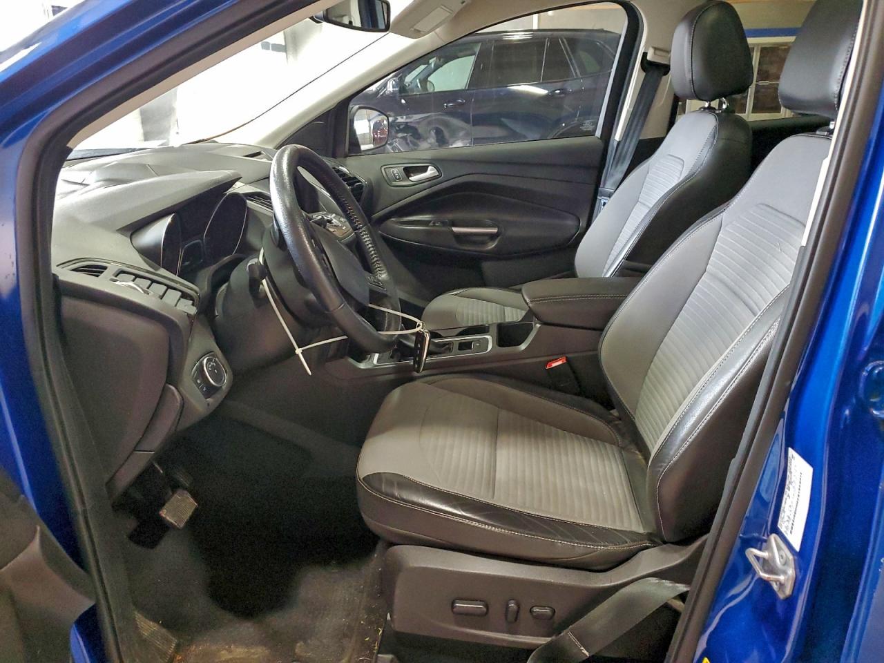 2017 FORD ESCAPE TITANIUM photo 19