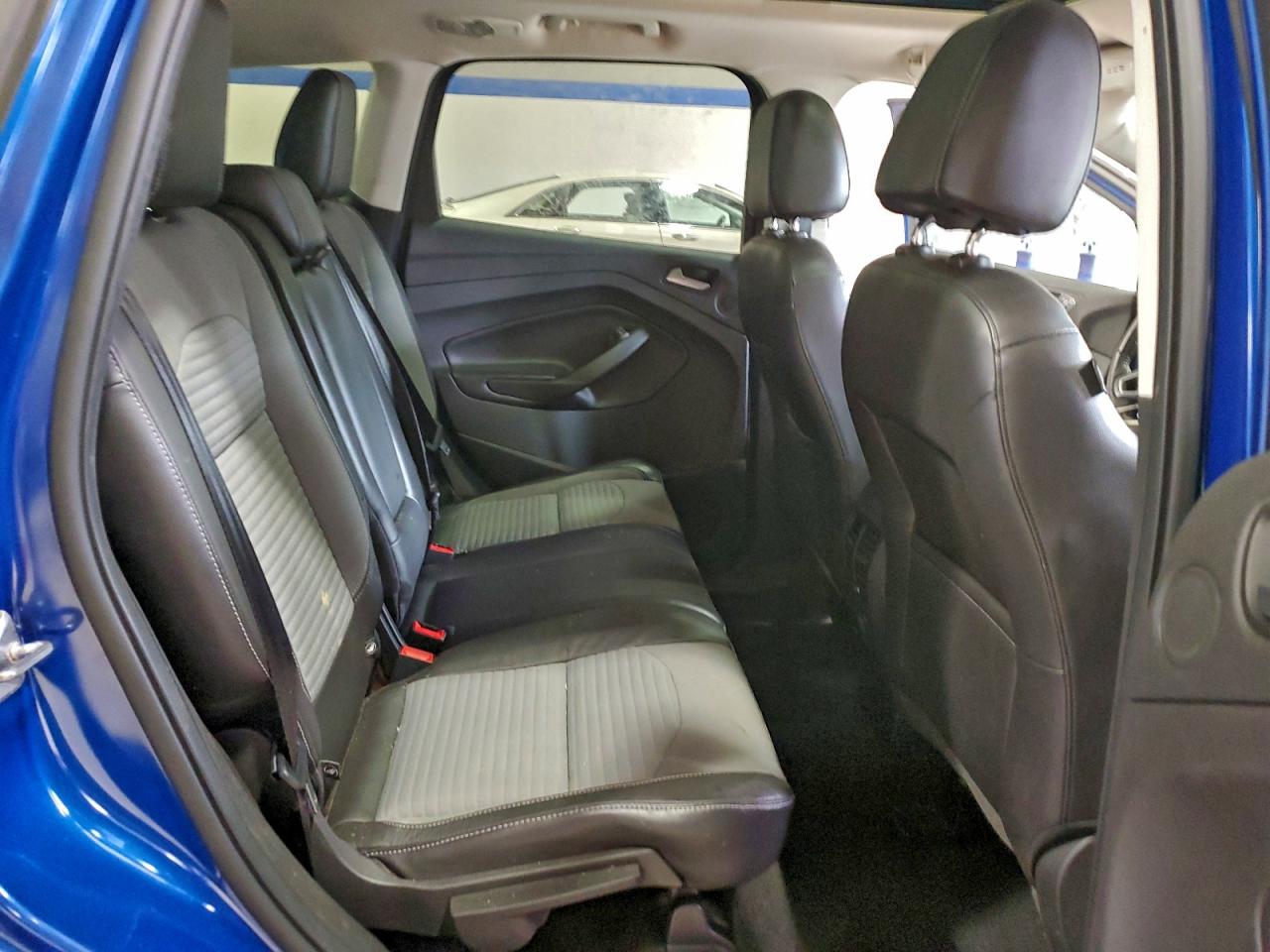 2017 FORD ESCAPE TITANIUM photo 31