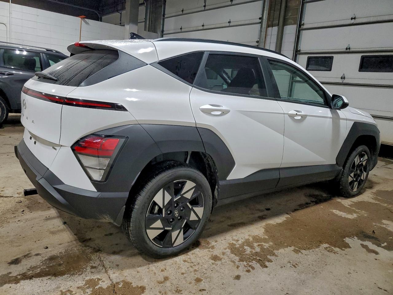 2025 HYUNDAI KONA SEL photo 3