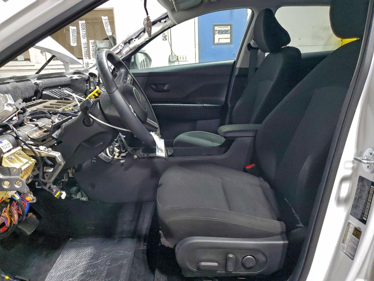 2025 HYUNDAI KONA SEL photo 7