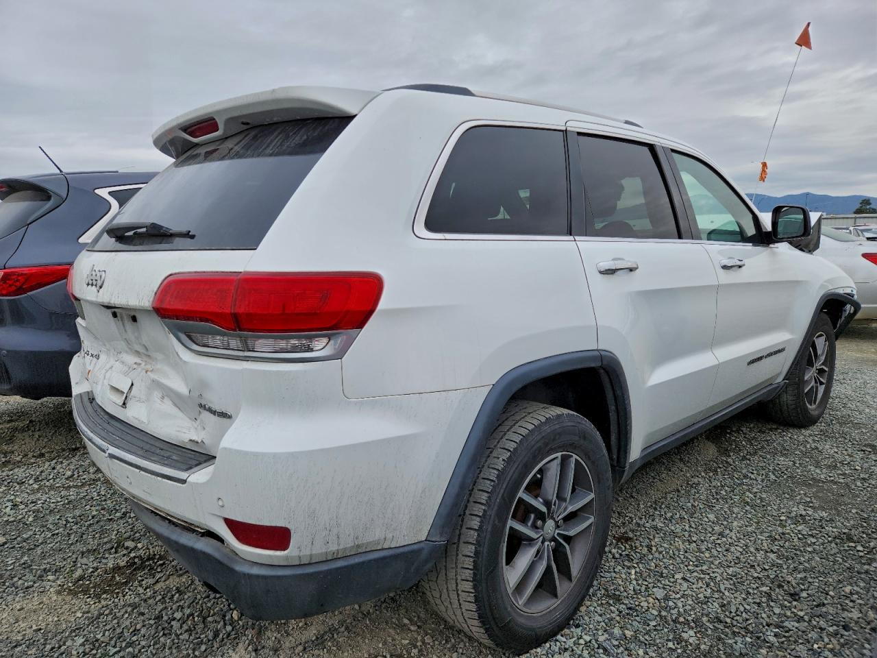 2018 JEEP GRAND CHEROKEE LIMITED photo 3