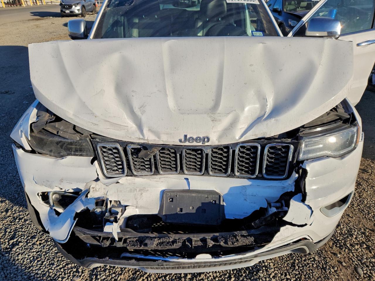2018 JEEP GRAND CHEROKEE LIMITED photo 12