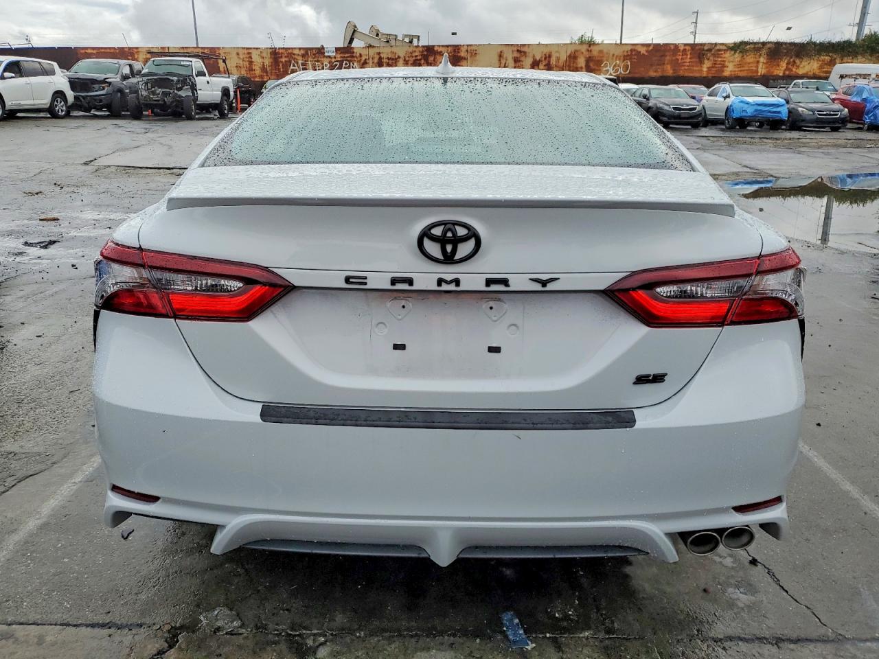 2022 TOYOTA CAMRY SE photo 11