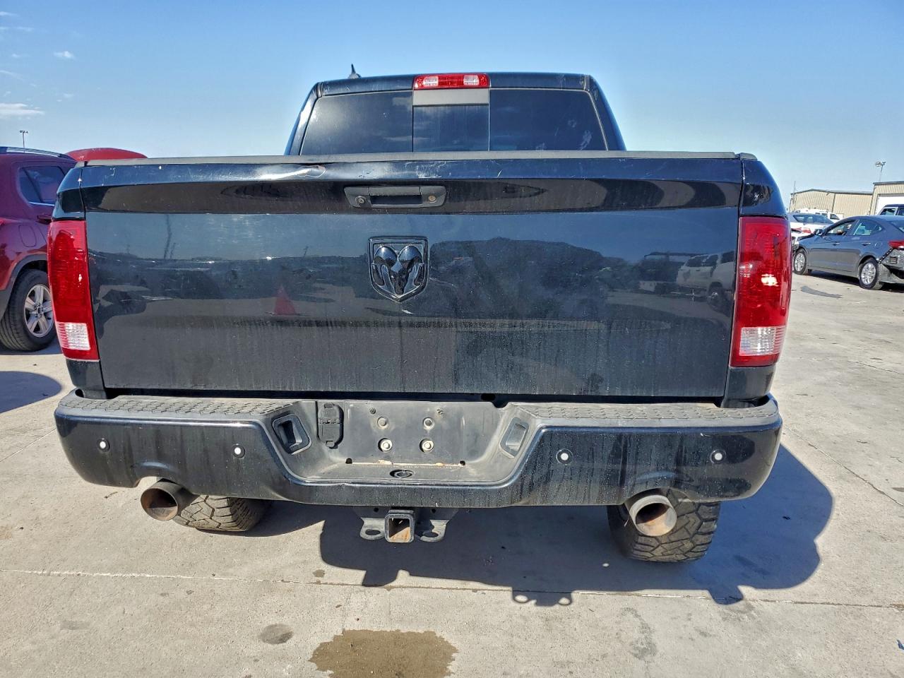 2016 RAM 1500 SLT photo 6
