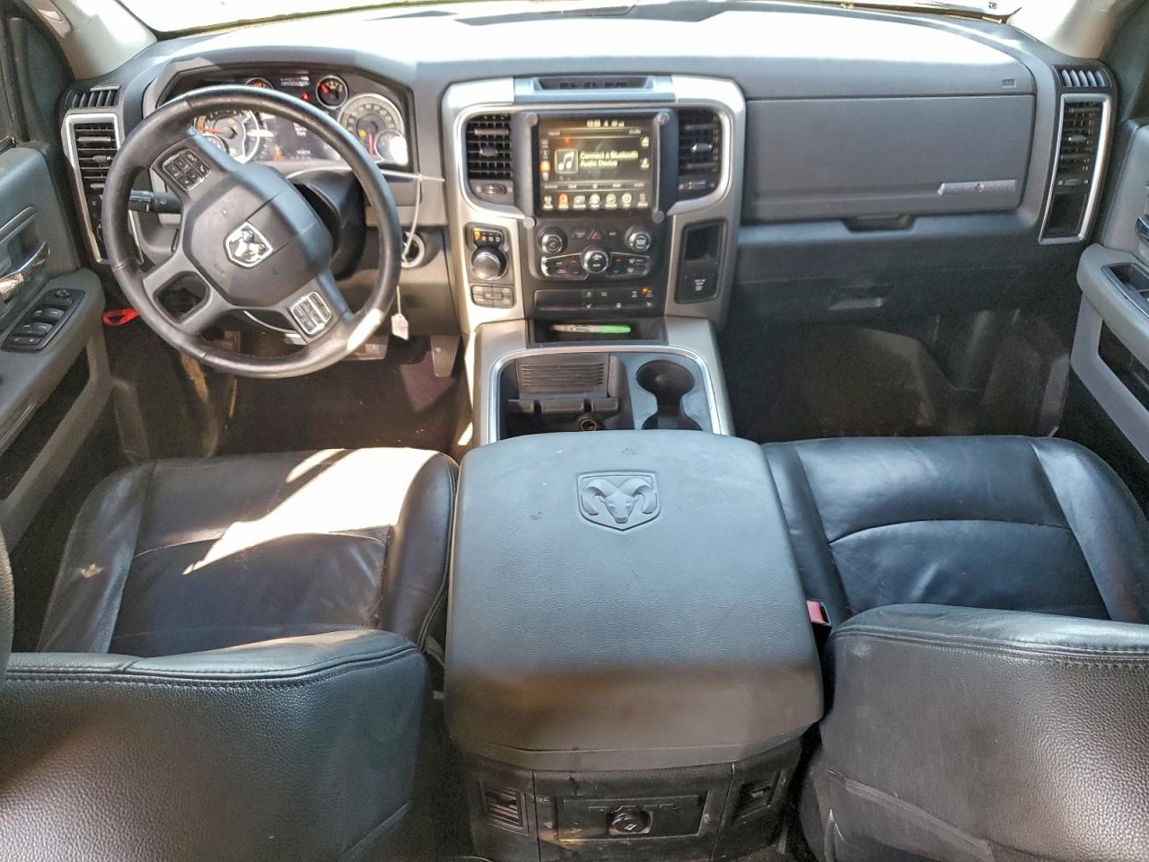 2016 RAM 1500 SLT photo 8