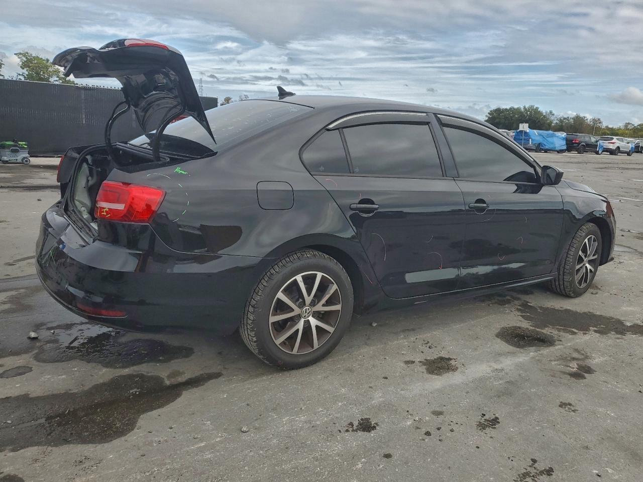 2016 VOLKSWAGEN JETTA SE photo 3