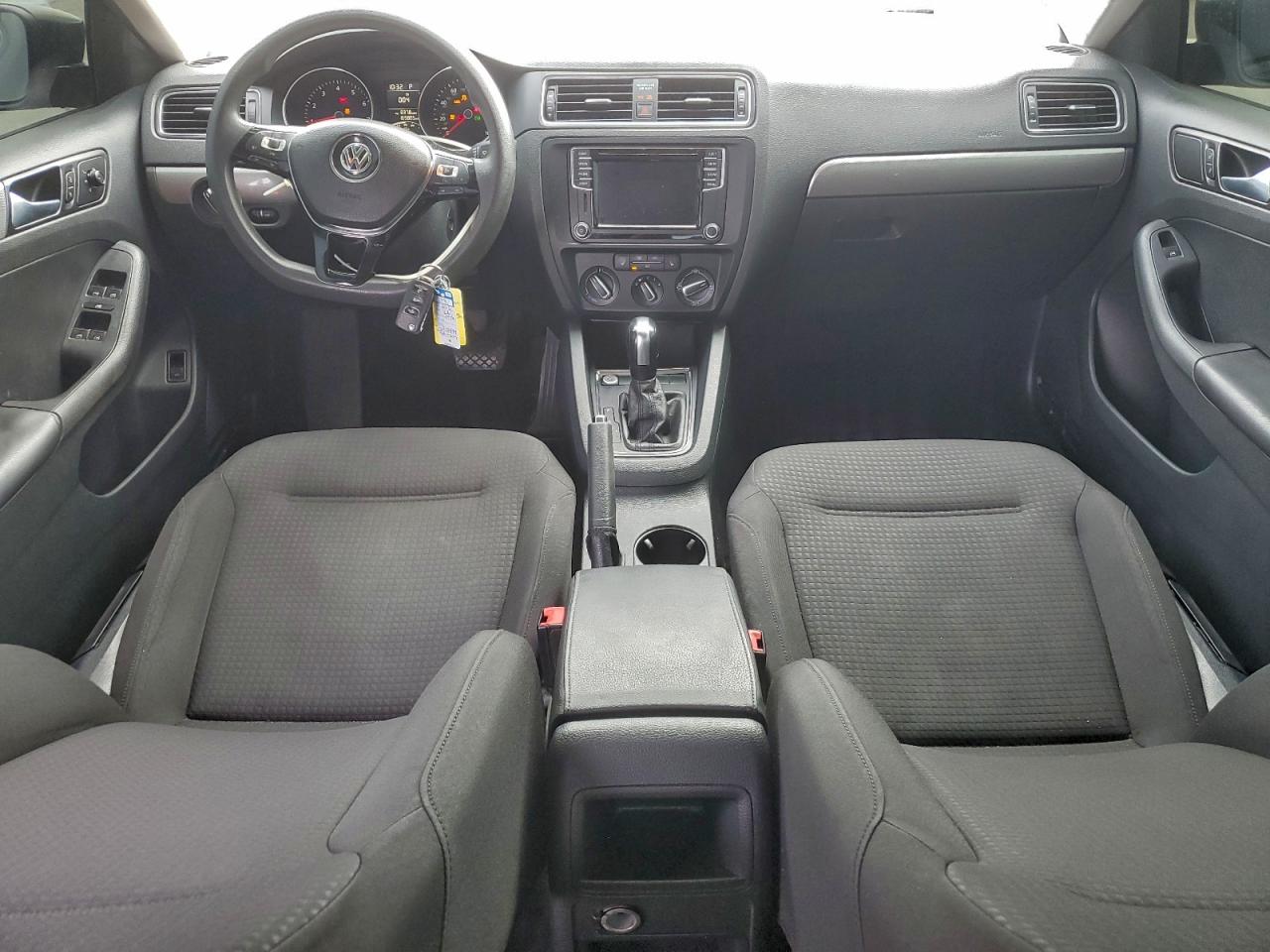 2016 VOLKSWAGEN JETTA SE photo 8