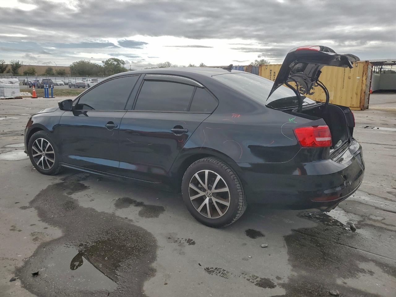 2016 VOLKSWAGEN JETTA SE photo 2