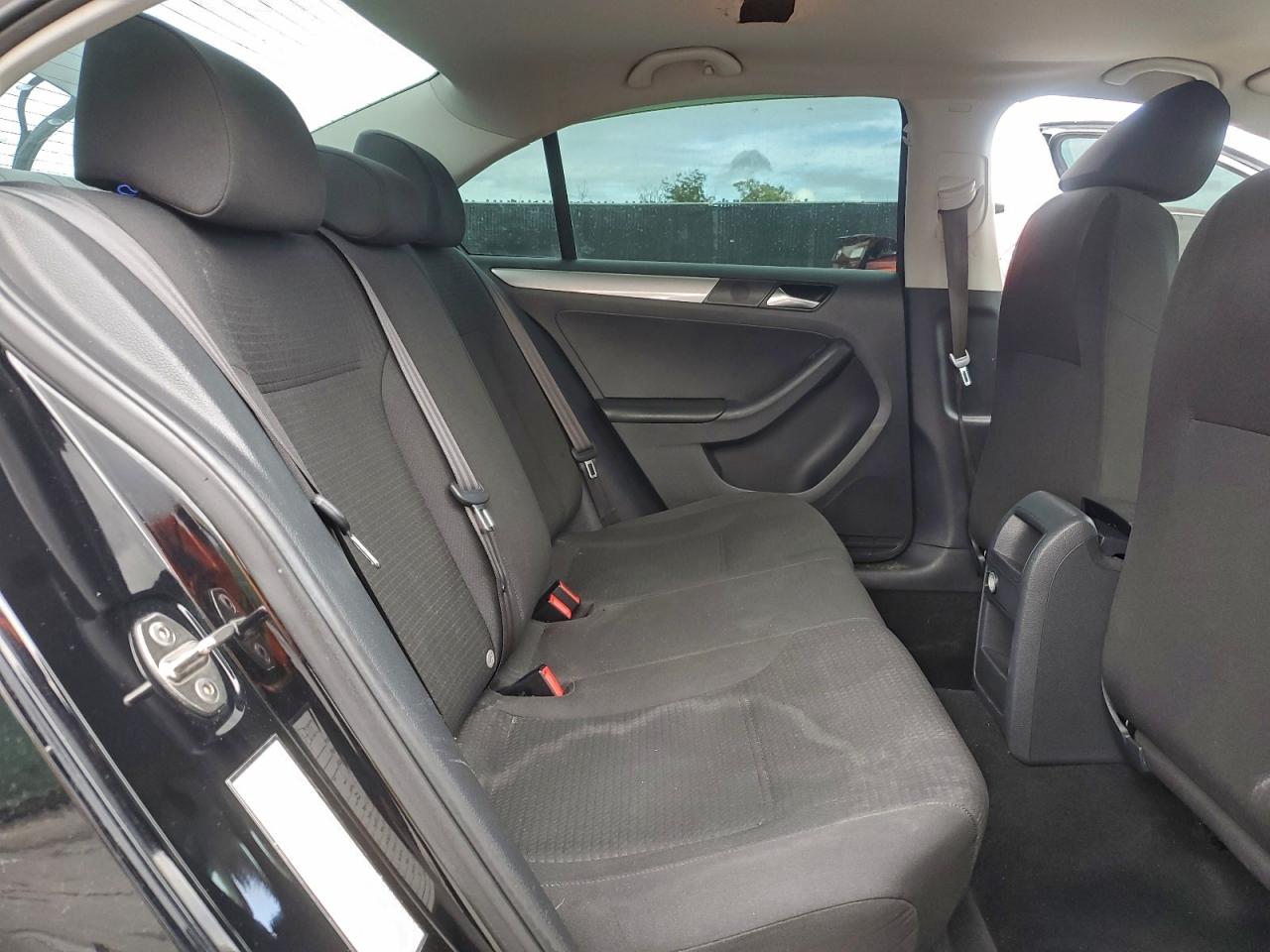 2016 VOLKSWAGEN JETTA SE photo 10