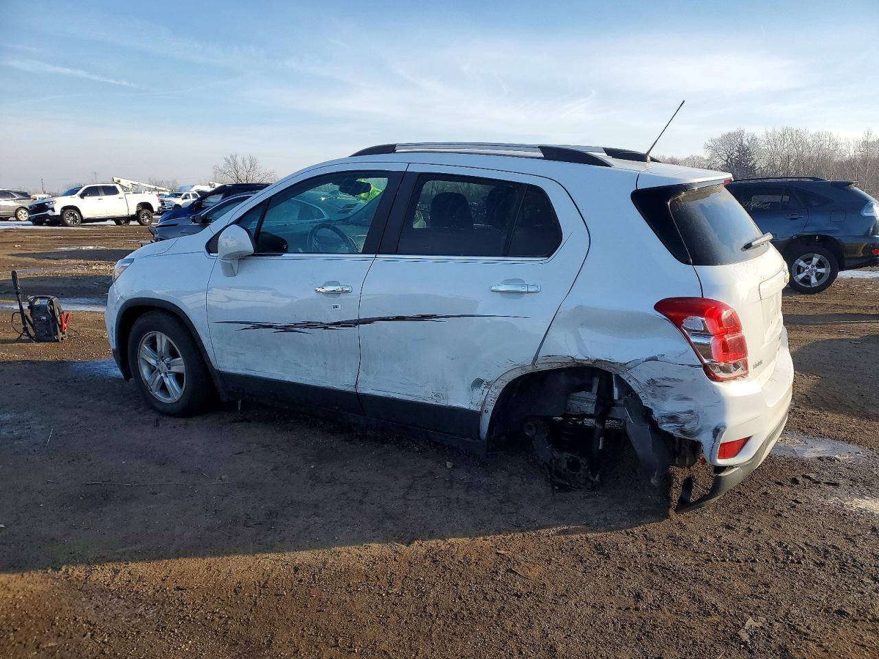 2018 CHEVROLET TRAX 1LT photo 3