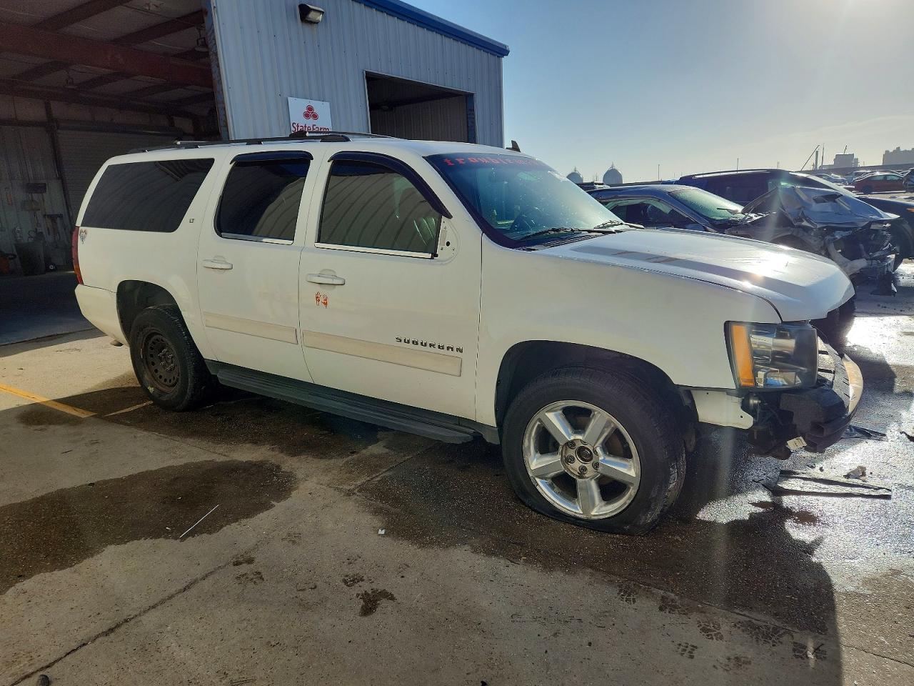 2011 CHEVROLET SUBURBAN K1500 LT photo 13