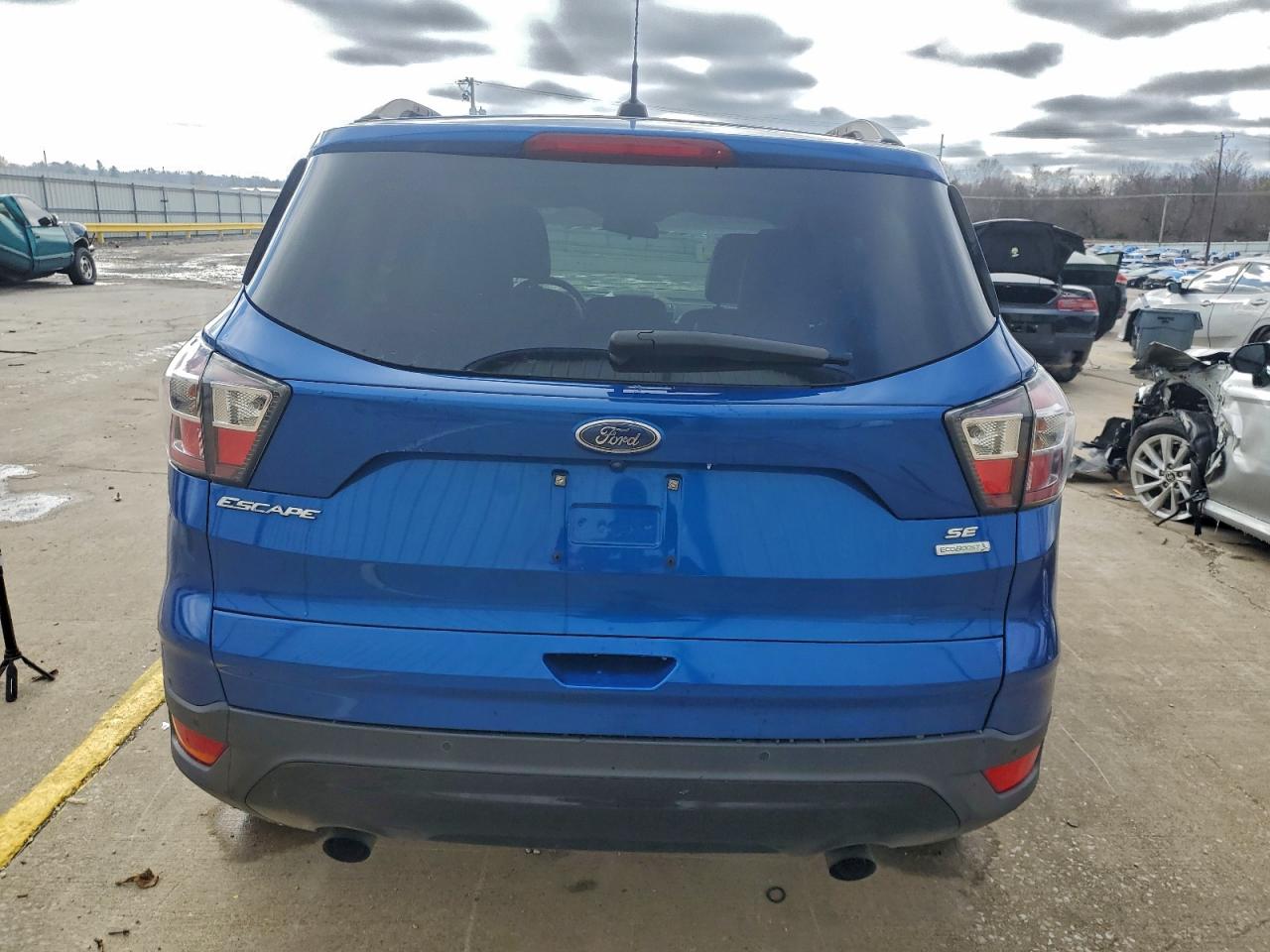 2017 FORD ESCAPE SE photo 11