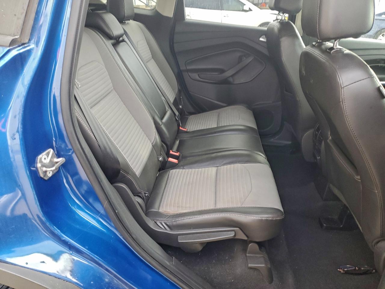 2017 FORD ESCAPE SE photo 21