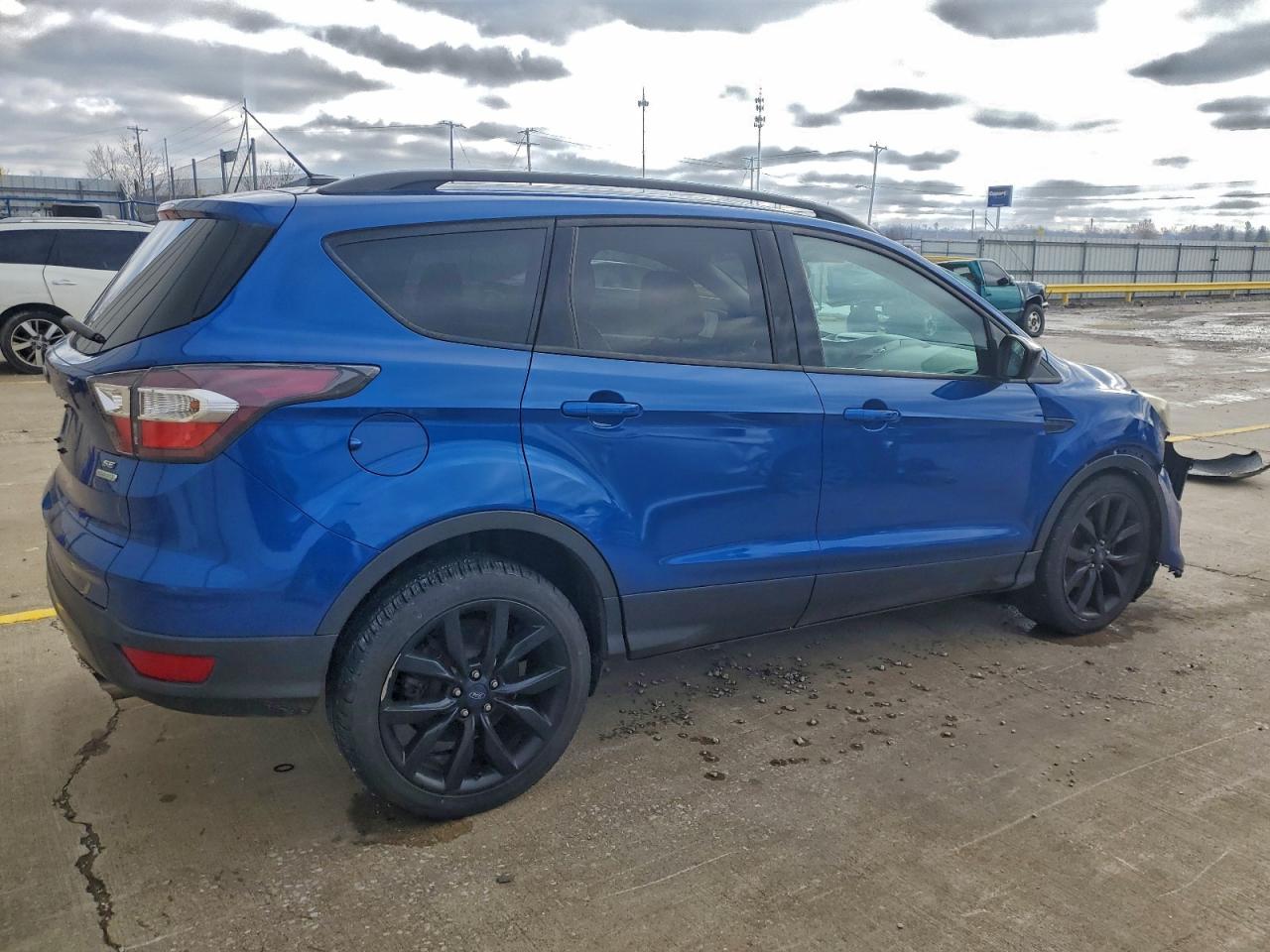 2017 FORD ESCAPE SE photo 5