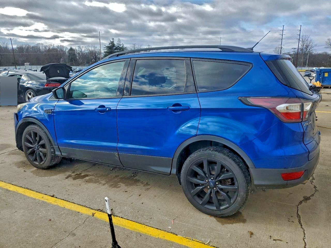 2017 FORD ESCAPE SE photo 3