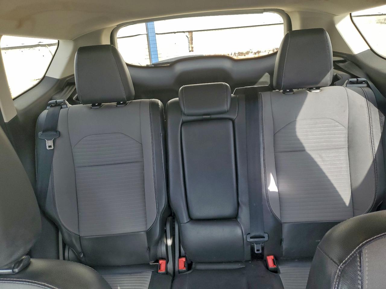 2017 FORD ESCAPE SE photo 19