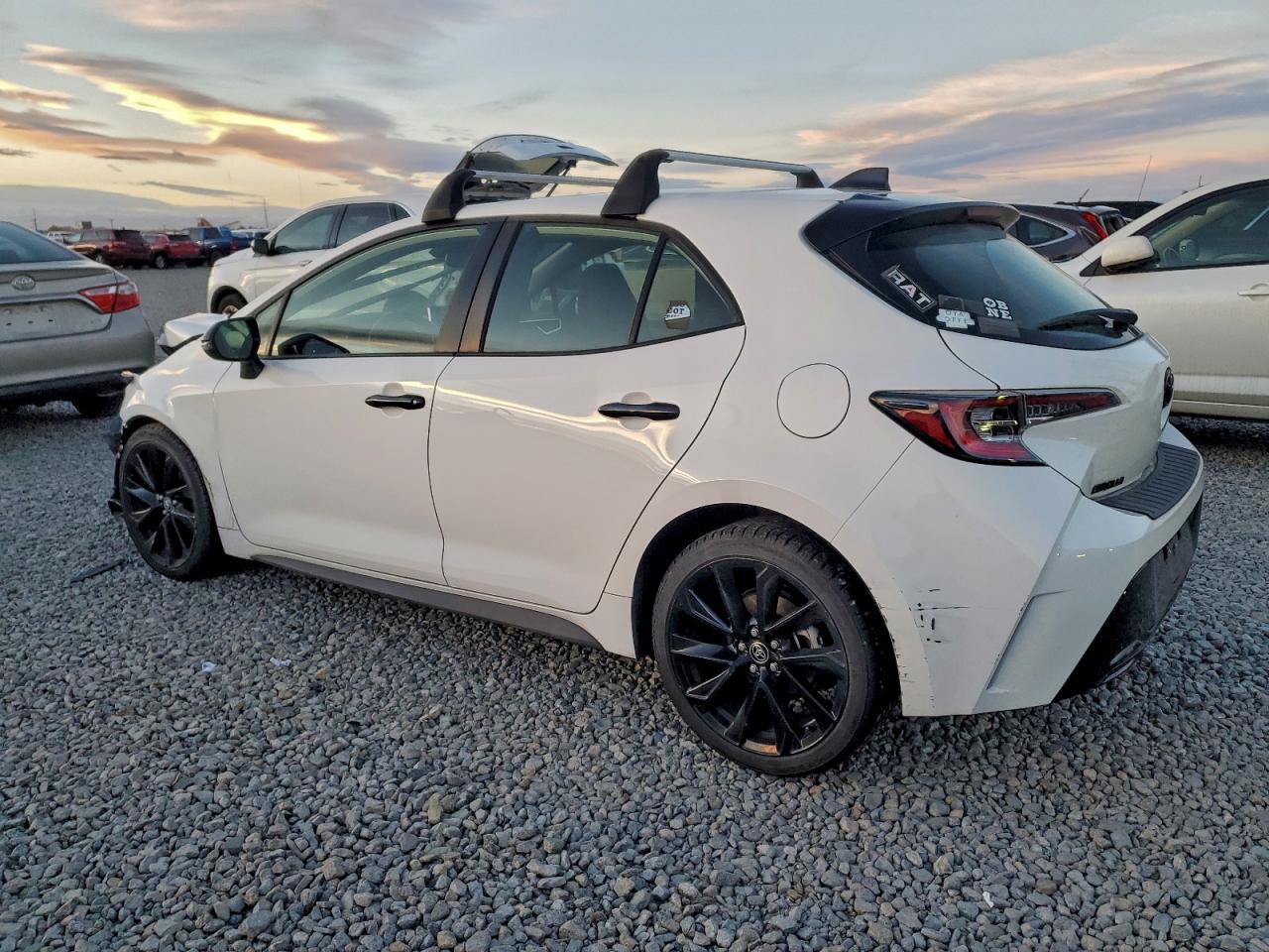 2022 TOYOTA COROLLA SE photo 2