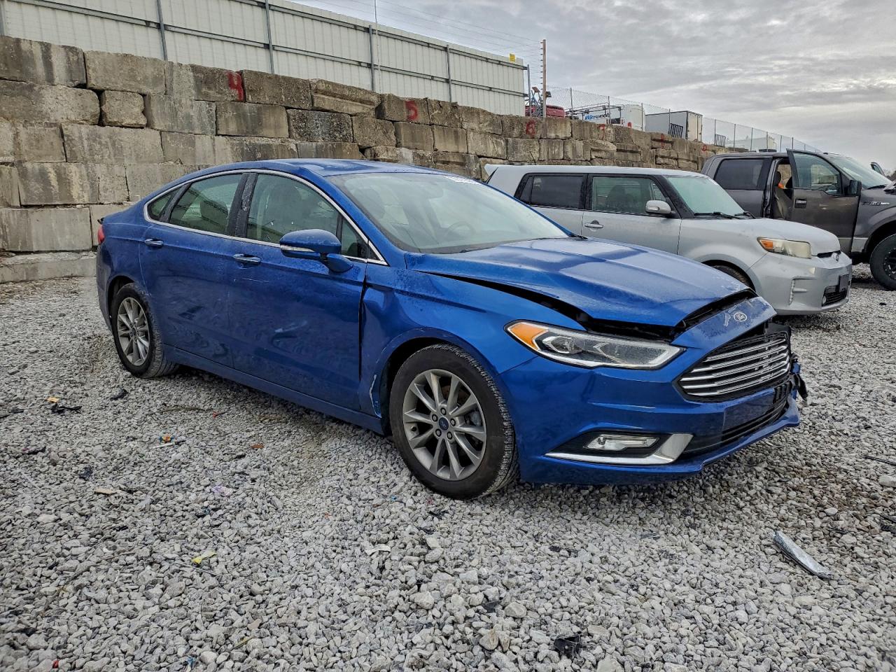 2017 FORD FUSION SE photo 4