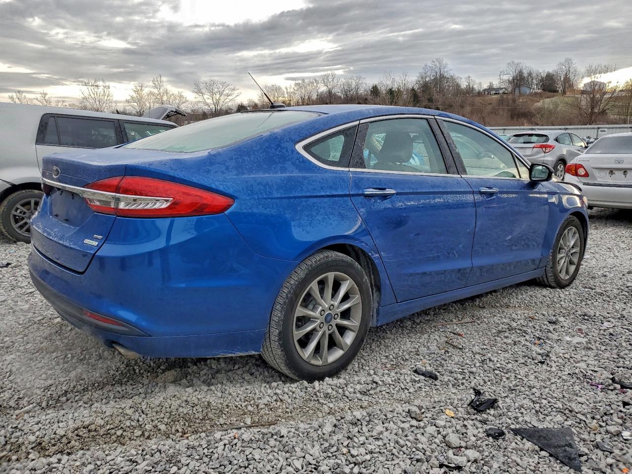 2017 FORD FUSION SE photo 3