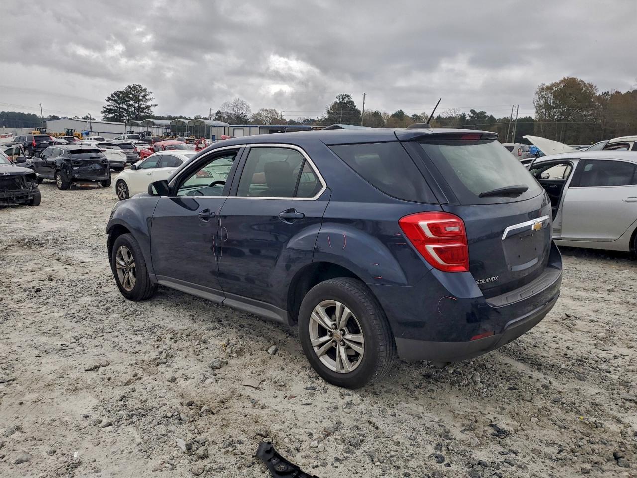 2017 CHEVROLET EQUINOX LS photo 2