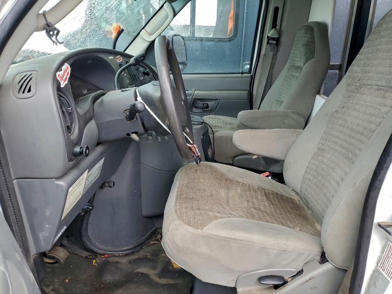 2003 FORD ECONOLINE E450 SUPER DUTY CUTAWAY VAN photo 9