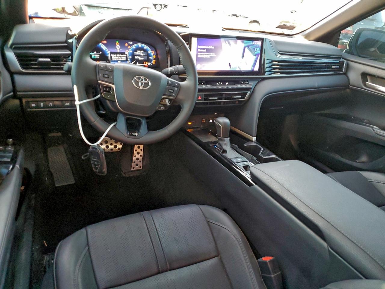 2025 TOYOTA CAMRY XSE photo 8