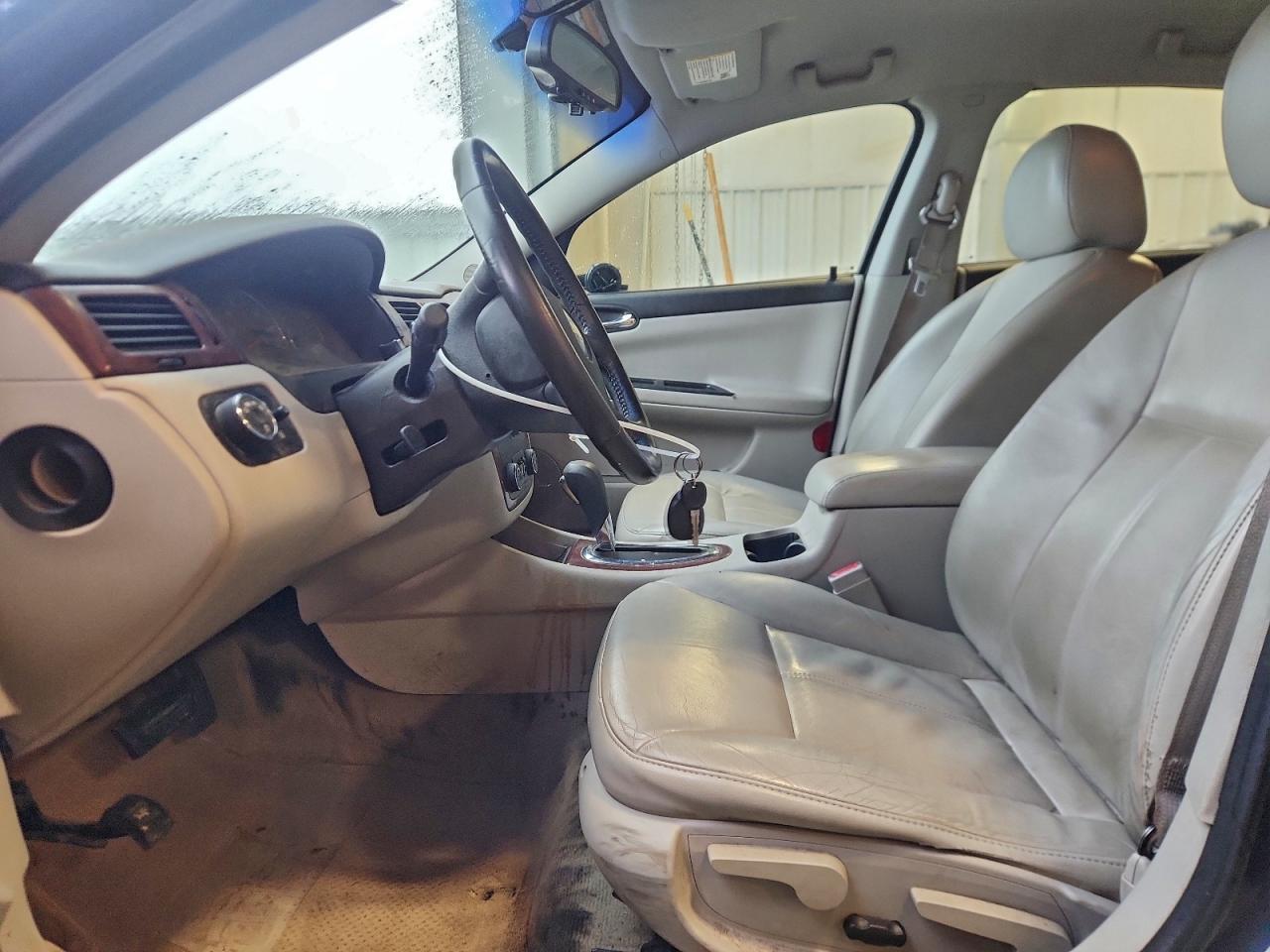 2009 CHEVROLET IMPALA photo 13