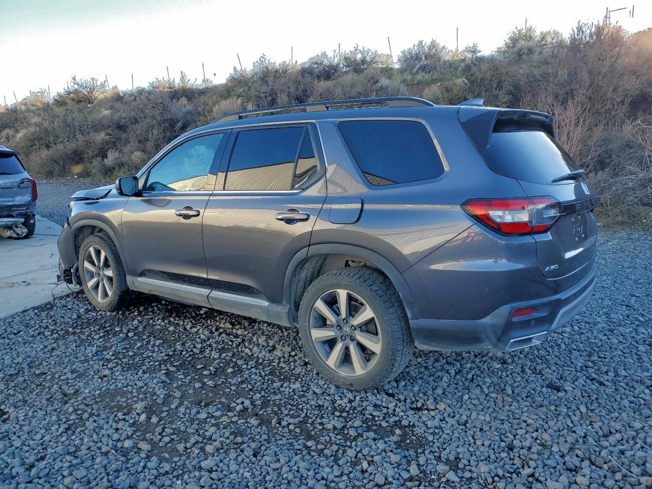 2025 HONDA PILOT TOURING photo 2