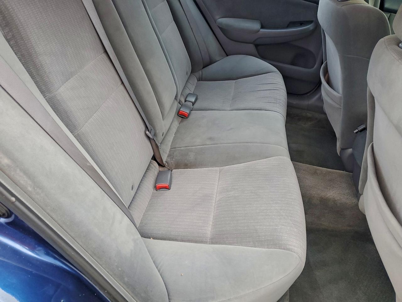 2005 HONDA ACCORD photo 19