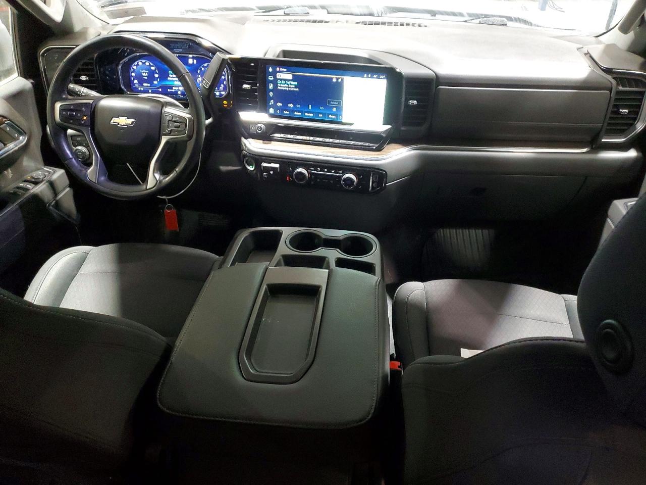 2023 CHEVROLET SILVERADO K1500 LT photo 8